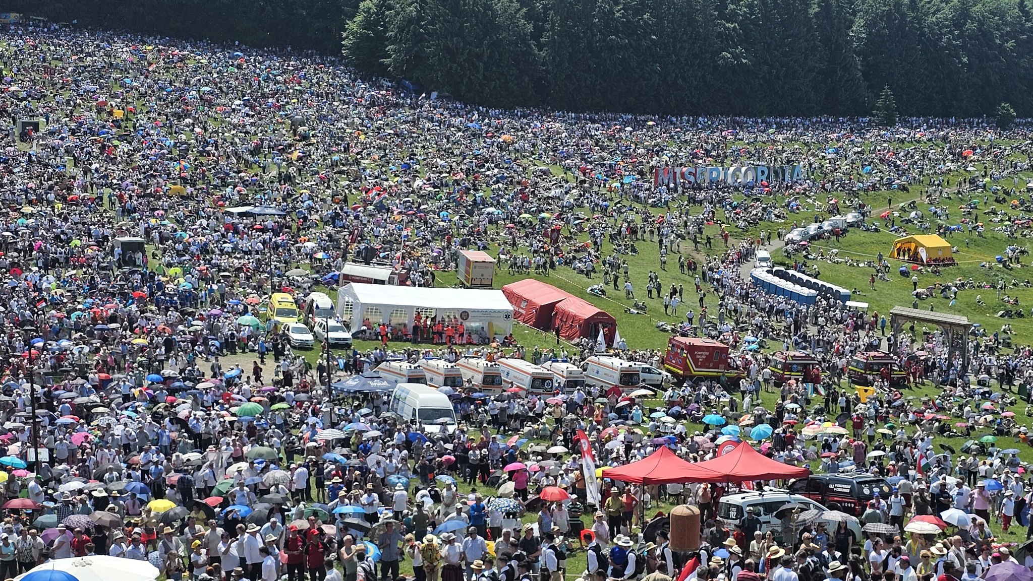 Több mint kétszáz személyt láttak el az egészségügyi sátrakban Több mint kétszáz személyt láttak el az egészségügyi sátrakban